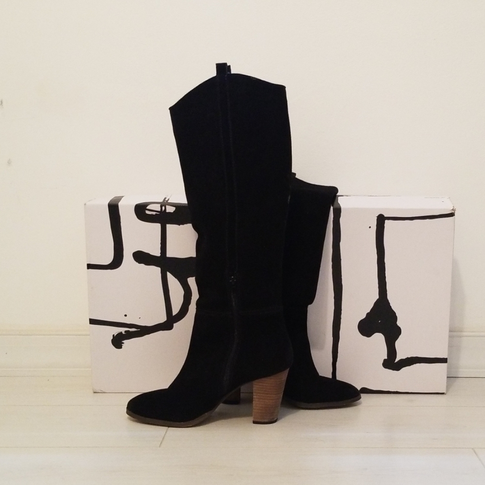 Boots - Picture 3 of 3